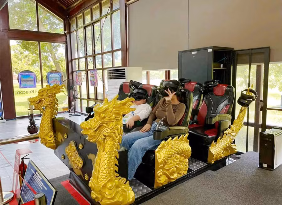 Dịch vụ thực tế ảo tại Đại nội Huế.