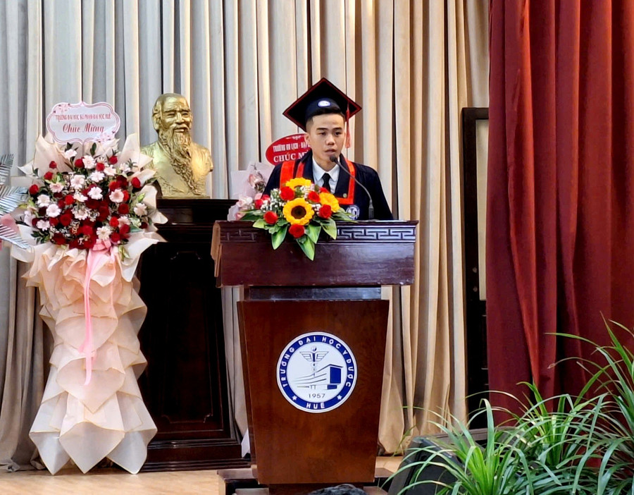 Trần Thiện Thành, Thủ khoa tốt nghiệp ngành Y khoa phát biểu cảm nghĩ. z6787150524752-e2f1c13a35c5c67fe7ec506342ce40a3.jpg