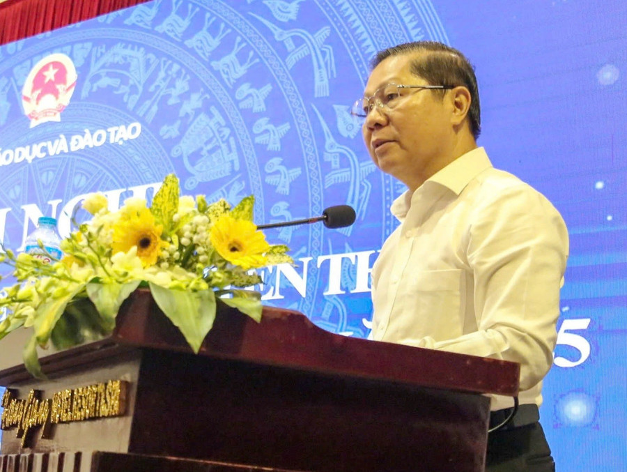 Thứ trưởng Lê Tấn Dũng cho rằng, công tác Truyền thông chính sách là nhiệm vụ trọng yếu của Văn phòng các Sở GD&ĐT. Ảnh: Hoàng Hải. 18.jpg