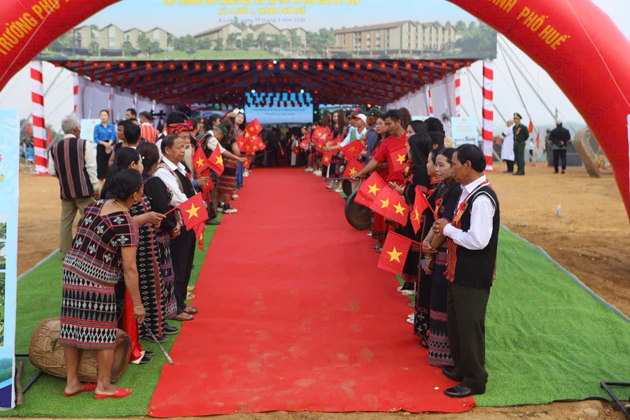 Lễ khởi công Dự án Trường phổ thông nội trú liên cấp tiểu học và THCS A Lưới 1 tại xã A Lưới 1, TP Huế sáng 19/3.