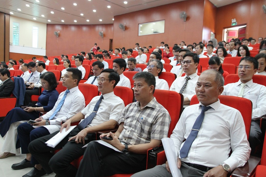 Đội ngũ viên chức, người lao động của Đại học Huế ngày càng tăng về chất lượng, có nhiều sáng tạo trong công tác giảng dạy và nghiên cứu khoa học. 3.jpg