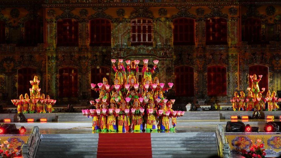 Tiết mục khai mạc Tuần lễ Festival nghệ thuật quốc tế Huế 2024.