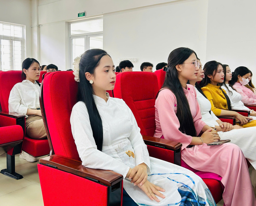 3 chương trình đào tạo đại học chính quy Giáo dục Quốc phòng – An ninh, Giáo dục Công dân và Sư phạm Âm nhạc tại Trường Đại học Sư phạm, Đại học Huế hoàn tất đợt đánh giá ngoài. z6869319102889-54a772b0aa4c00825fa209143830ae44.jpg