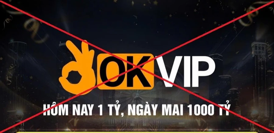 Dòng chữ “OKVIP - hôm nay 1 tỷ ngày mai 1.000 tỷ” được gắn ở hộp đựng gia vị, giấy lau, các sản phẩm tặng các quán ở Huế thực chất liên quan đến game cờ bạc trá hình. (Ảnh: CACC)