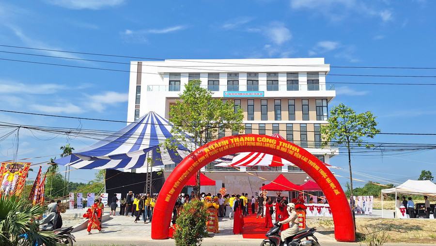 Công trình nhà thư viện Trường Đại học Kinh tế, Đại học Huế vừa được khánh thành. (Ảnh: Đại Dương)