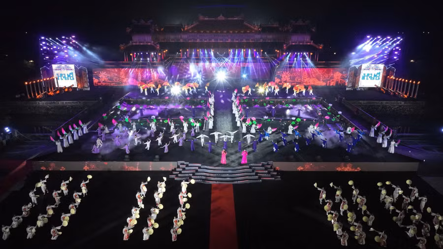 Quảng trường Ngọ Môn nơi diễn ra Lễ công bố nghị quyết của Quốc hội về thành lập Thành phố Huế trực thuộc Trung ương. (Ảnh: Đình Hoàng)