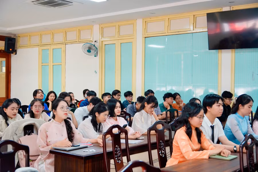 Hội nghị nghiên cứu khoa học sinh viên lần thứ XII, năm 2025 Trường Đại học Y - Dược, Đại học Huế. (Ảnh: Mai Thu)
