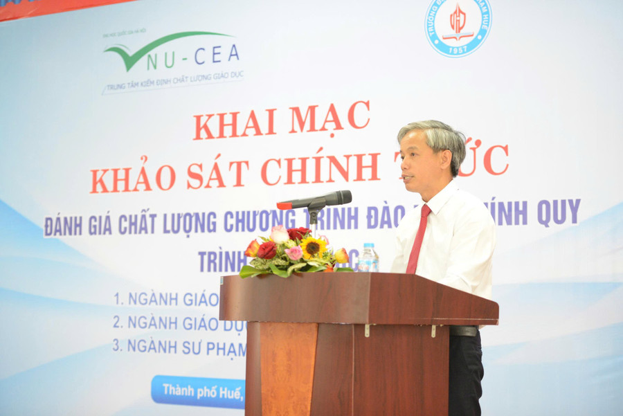 TS Lê Hồ Sơn – Hiệu trưởng Trường Đại học Sư phạm, Đại học Huế phát biểu. z6858827293179-ea88c7b10a1bec12dd76c7ff95dd5dc5.jpg