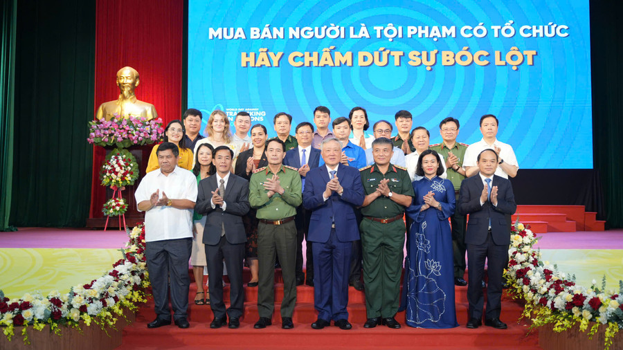 Chính phủ và các Bộ Ban ngành tổ chức phát động lễ phát động toàn quốc. z6858365207781-21ca5015394379ea7bee520c40241455.jpg