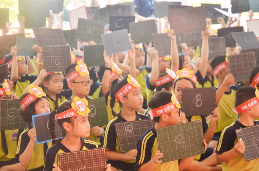 Cuộc thi “Tìm kiếm tài năng tiếng Anh” tại TP Huế. 