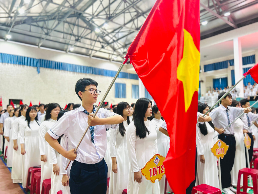 Học sinh Trường THPT Nguyễn Huệ đạt nhiều thành tích nổi bật trong các hoạt động và học tập. cb87f8e5-3c1f-40f8-83ac-70b345f3a781.jpg