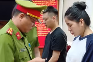 Quang Linh Vlogs, Hằng Du Mục bị khởi tố trong vụ án Sản xuất hàng giả xảy ra tại Công ty Asia Life và Công ty Chị em Rọt.