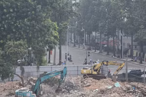 Tháo dỡ nhà 61 Trần Phú, mở rộng đường Hùng Vương phục vụ Quốc khánh 2/9