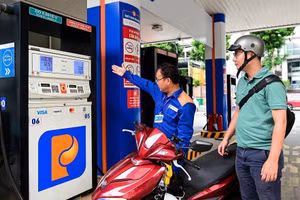 Giá xăng ngày mai dự báo quay đầu giảm sâu