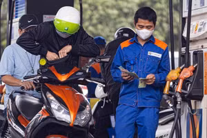 Giá xăng tiếp tục giảm trong ngày 17/4