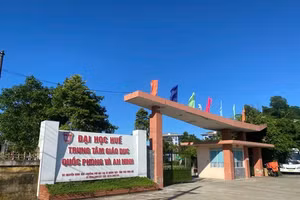 Đại học Huế: Bất thường xung quanh việc sinh viên nhập viện sau ăn sáng