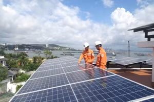 Thủ tướng chỉ thị tăng cường tiết kiệm điện và phát triển điện mặt trời mái nhà