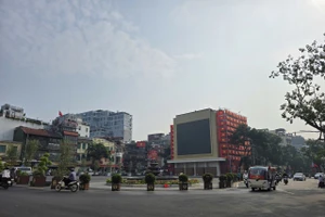 Quảng trường Đông Kinh Nghĩa Thục sau khi phá dỡ toà nhà 'Hàm cá mập'