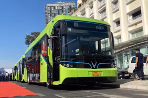 Vận hành thí điểm tuyến buýt điện Kim Mã - Đông Anh tại Hà Nội