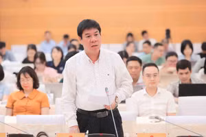 Ông Huỳnh Văn Chương - Cục trưởng Cục Quản lý chất lượng (Bộ Giáo dục và Đào tạo) thông tin tại họp báo