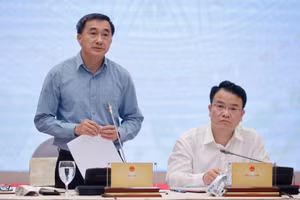 Thứ trưởng Bộ Y tế Trần Văn Thuấn