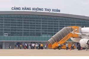 Truy tìm 'vật thể bay' xâm nhập sân bay Thọ Xuân