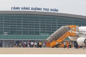 Truy tìm 'vật thể bay' xâm nhập sân bay Thọ Xuân