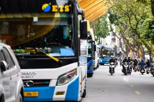 Hà Nội đề xuất cho phép xe du lịch 29 chỗ hoạt động 24/24h