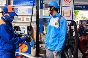 Giá xăng tăng trở lại sau 5 phiên giảm liên tiếp