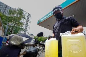 Infographics: Khuyến cáo người dân không nên tích trữ xăng, dầu trong nhà