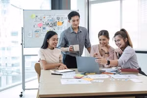 Nhiều người trẻ tò mò khám phá cuộc sống bên trong Officetel tại Eurowindow River Park