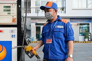 Dự báo, giá xăng có thể sẽ tăng từ 500 - 600 đồng/lít