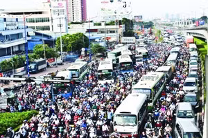 Hà Nội công bố đường dây nóng về trật tự giao thông dịp lễ 30/4 - 1/5