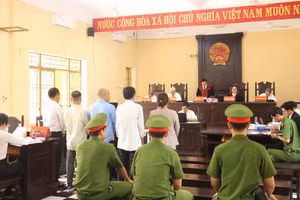 Các bị cáo trong phiên xét xử sơ thẩm