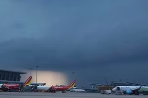 Điều chỉnh khai thác nhiều chuyến bay do ảnh hưởng bão Fengshen