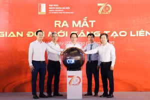 Ra mắt Không gian Đổi mới sáng tạo liên ngành của Đại học Bách khoa Hà Nội.