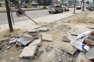Tạm dừng đào đường, hè phố Hà Nội dịp 30/4 - 1/5