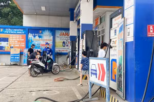 Giá xăng tiếp tục giảm trong kỳ điều hành 13/3