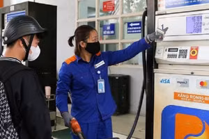 Giá xăng dầu giảm