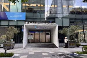 Chi nhánh PGBank Cầu Giấy tại Thành Công Tower (Ảnh: Minh Phong)