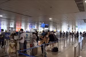 Sân bay Tân Sơn Nhất dự kiến đón 122 nghìn khách/ngày trong dịp lễ 30/4 - 1/5