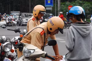 Từ 1/1/2025, vượt đèn đỏ, đi ngược chiều bị phạt tới 20 triệu đồng