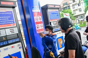 Đề xuất giảm 50% thuế bảo vệ môi trường với xăng, dầu