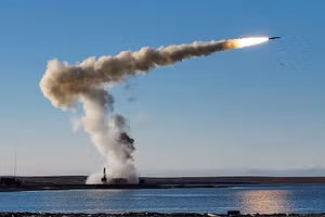 Tên lửa Onyx trong tay Houthi gây ác mộng cho tàu sân bay Theodore Roosevelt