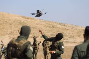 Hàng trăm máy bay không người lái FPV đánh bại quân đội hạng 61 trong 12 ngày