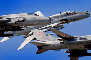 Thêm hàng loạt cường kích Su-22 được tăng cường cho chiến sự