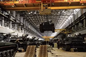 Ông Putin tuyên bố tăng gấp đôi sản lượng xe bọc thép