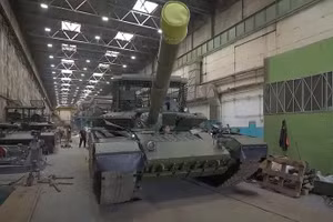 Xe tăng T-80BVM nâng cấp vô hiệu hóa mọi UAV cảm tử