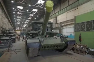 Xe tăng T-80BVM nâng cấp vô hiệu hóa mọi UAV cảm tử