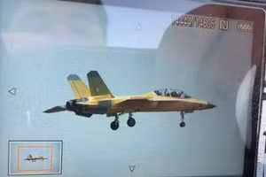 Chiến đấu cơ bí ẩn của Trung Quốc được phát hiện bay thử nghiệm